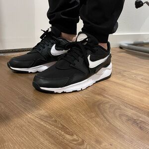 NIKE WMNS shoes size 11